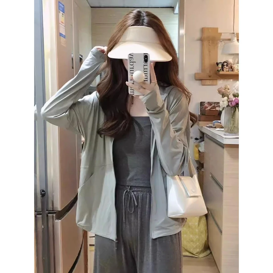 灰色冰丝防晒衣女夏季新款户外轻薄透气宽松学生开衫防紫外线外套