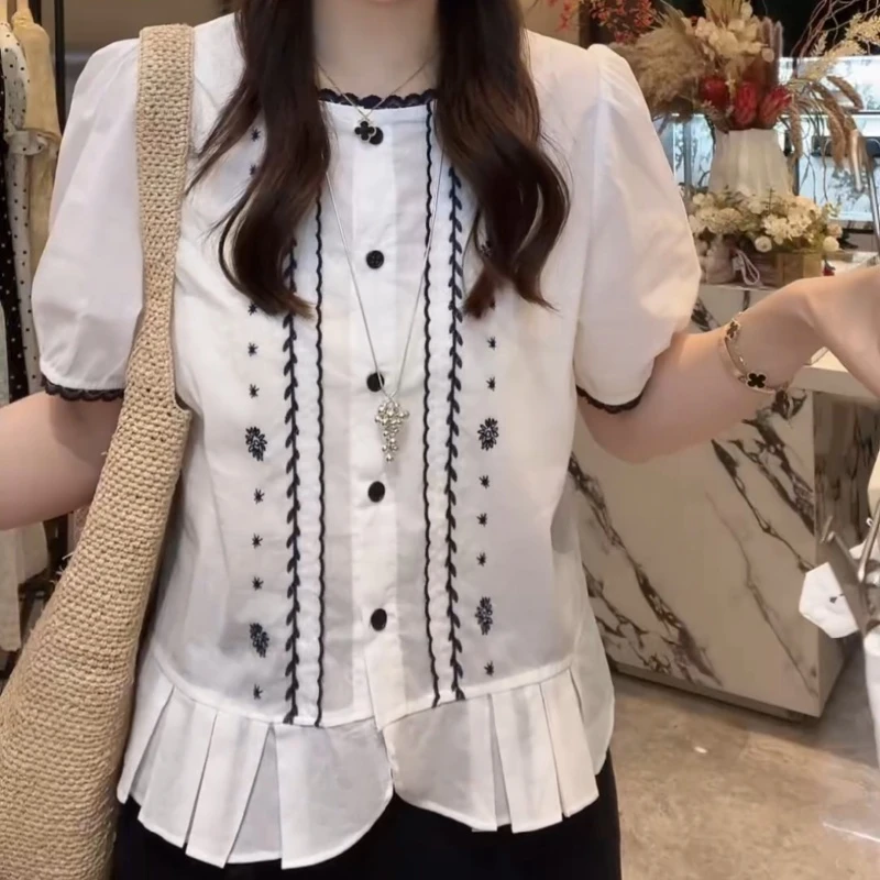 【月影】夏季衬衫圆领宽松型女士气质上衣刺绣短袖衬衣LK2504020