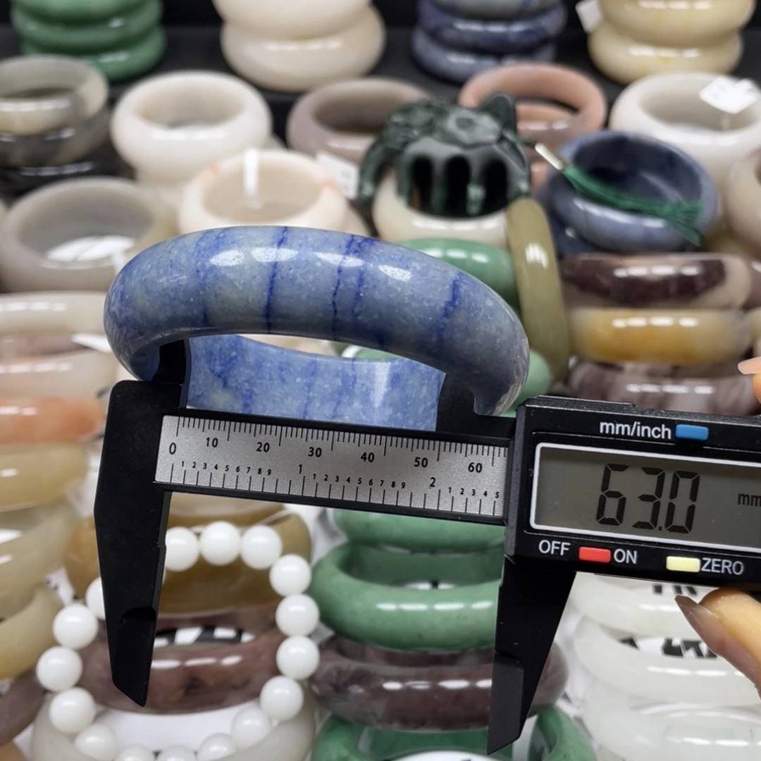 未镶嵌手镯石英质玉