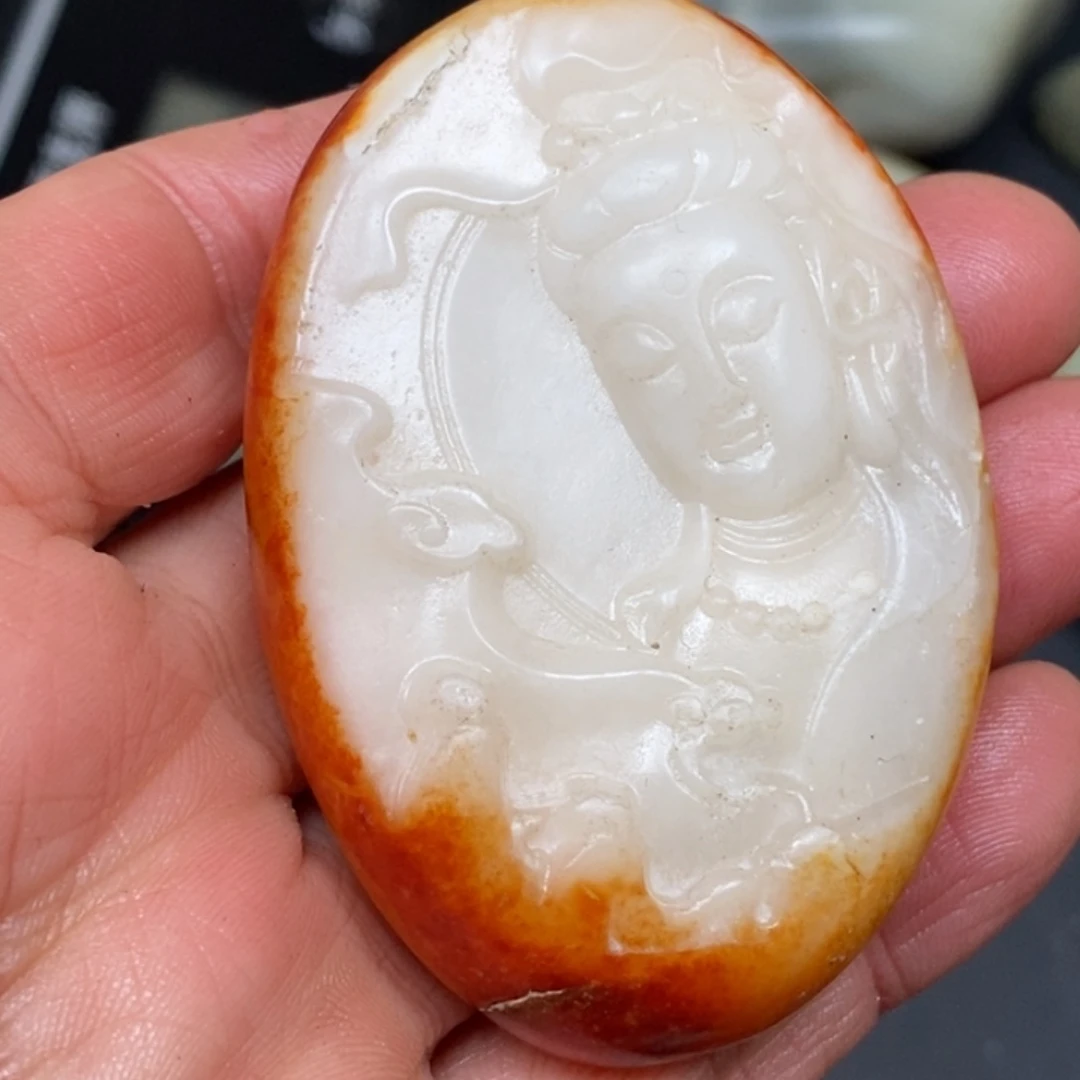 透闪石质玉挂件未镶嵌