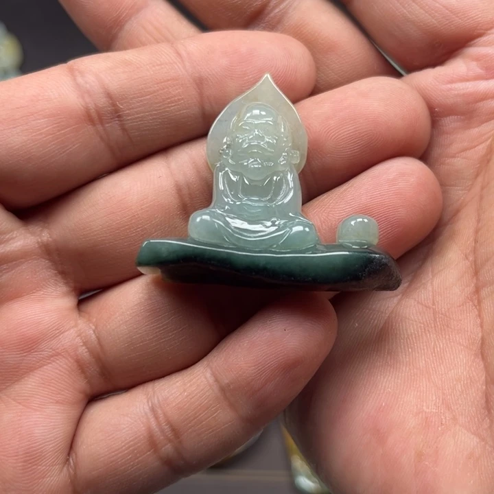 翡翠挂件未镶嵌达摩