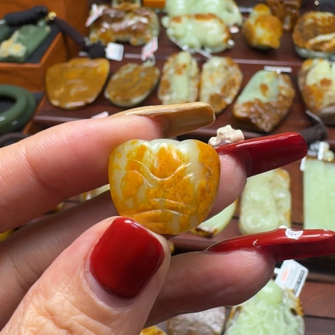 岫岩河磨玉（透闪石质玉）未镶嵌挂件