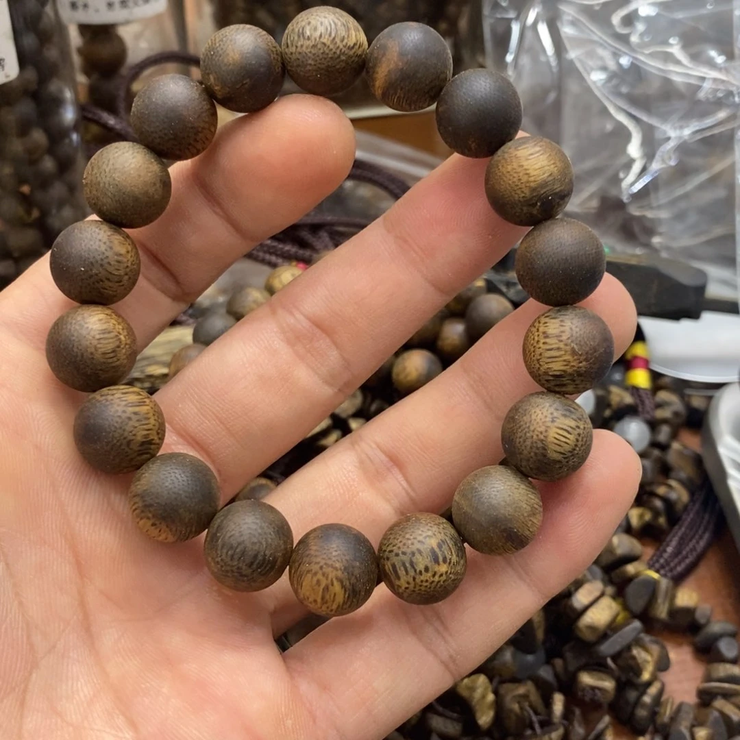 小***子沉香碎屑沉香➕绿奇楠天花板：12mm16克➕