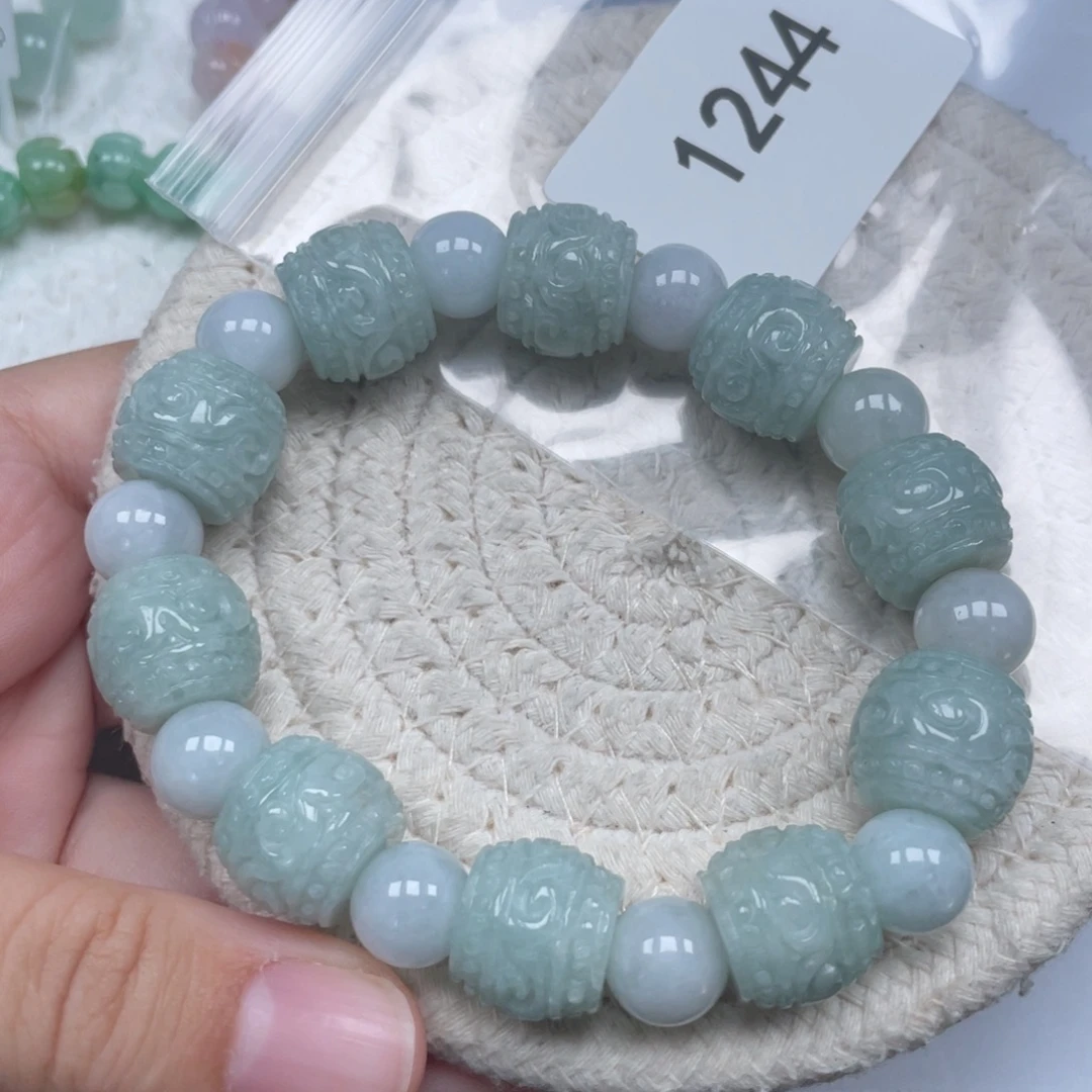 翡翠未镶嵌颈饰天然A货缅甸翡翠