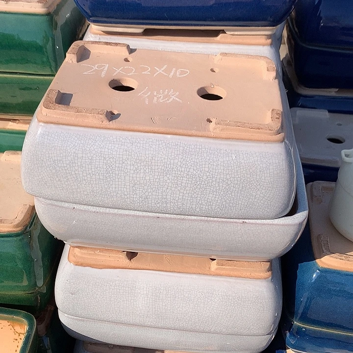 紫砂花盆100-4。     微瑕。