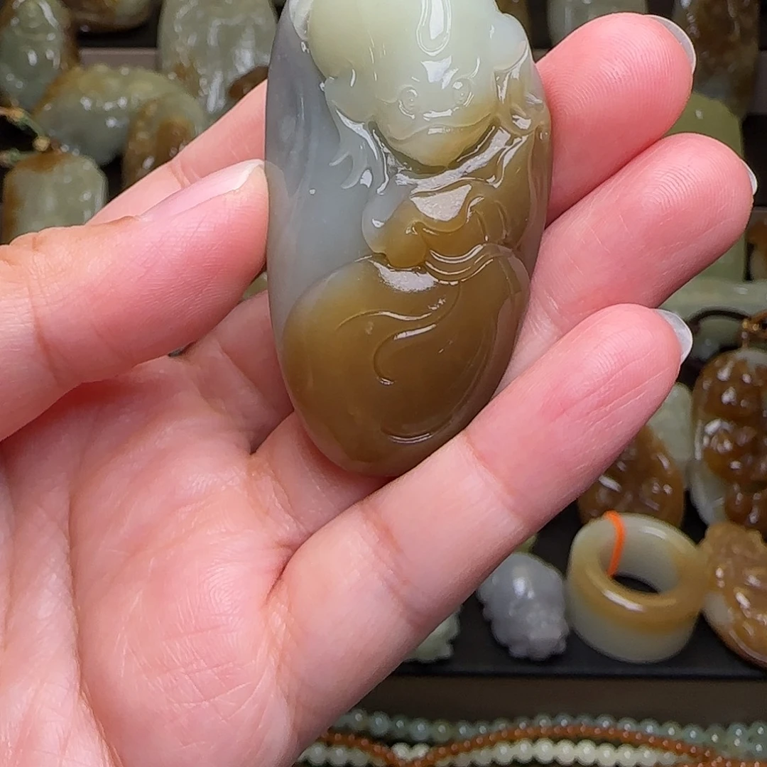 腾***风和田玉未镶嵌颈饰