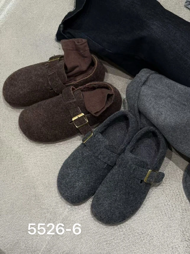 勃肯鞋，毛呢面料别致