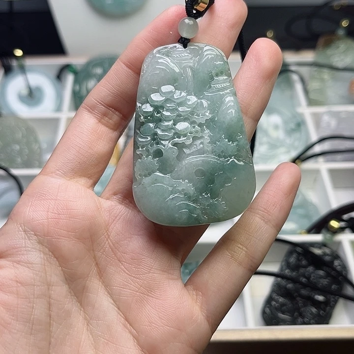 翡翠颈饰未镶嵌翡翠