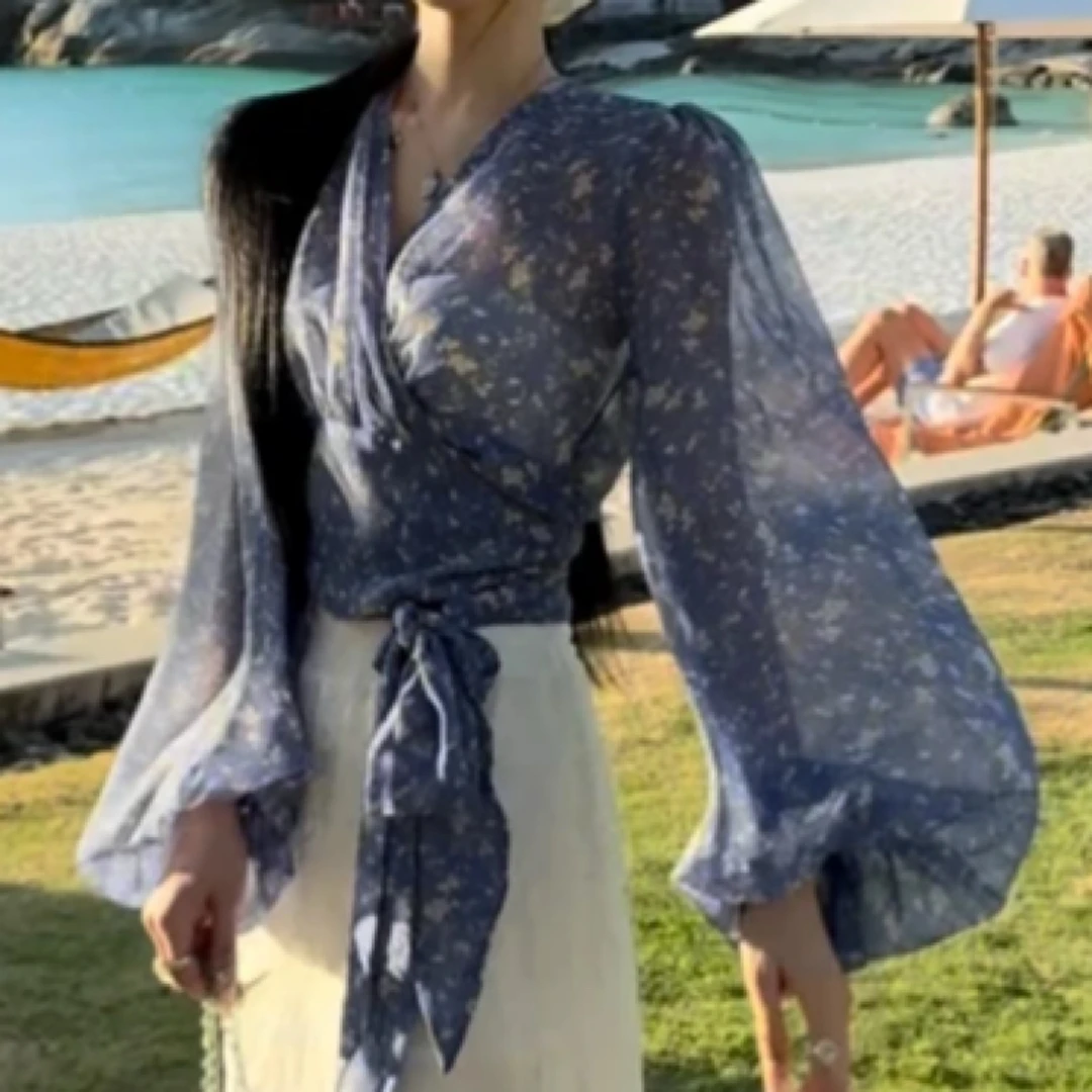 2025夏季新款蓝碎花绑带雪纺防晒上衣气质显瘦百搭显瘦洋气