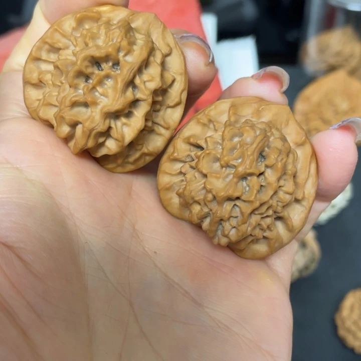 ****难核桃把件秦岭核桃种植区秦闷