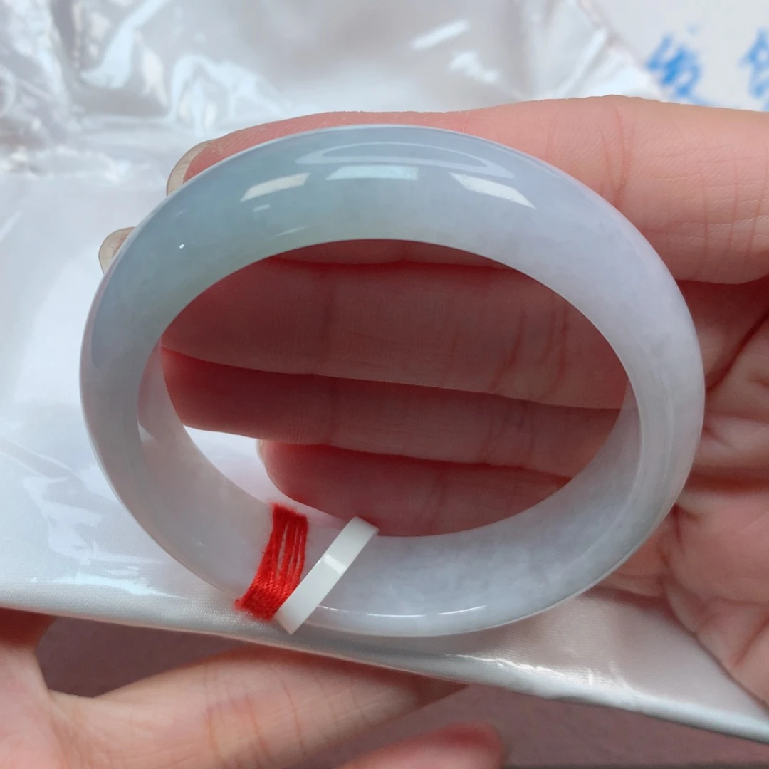 翡翠手镯未镶嵌51圈