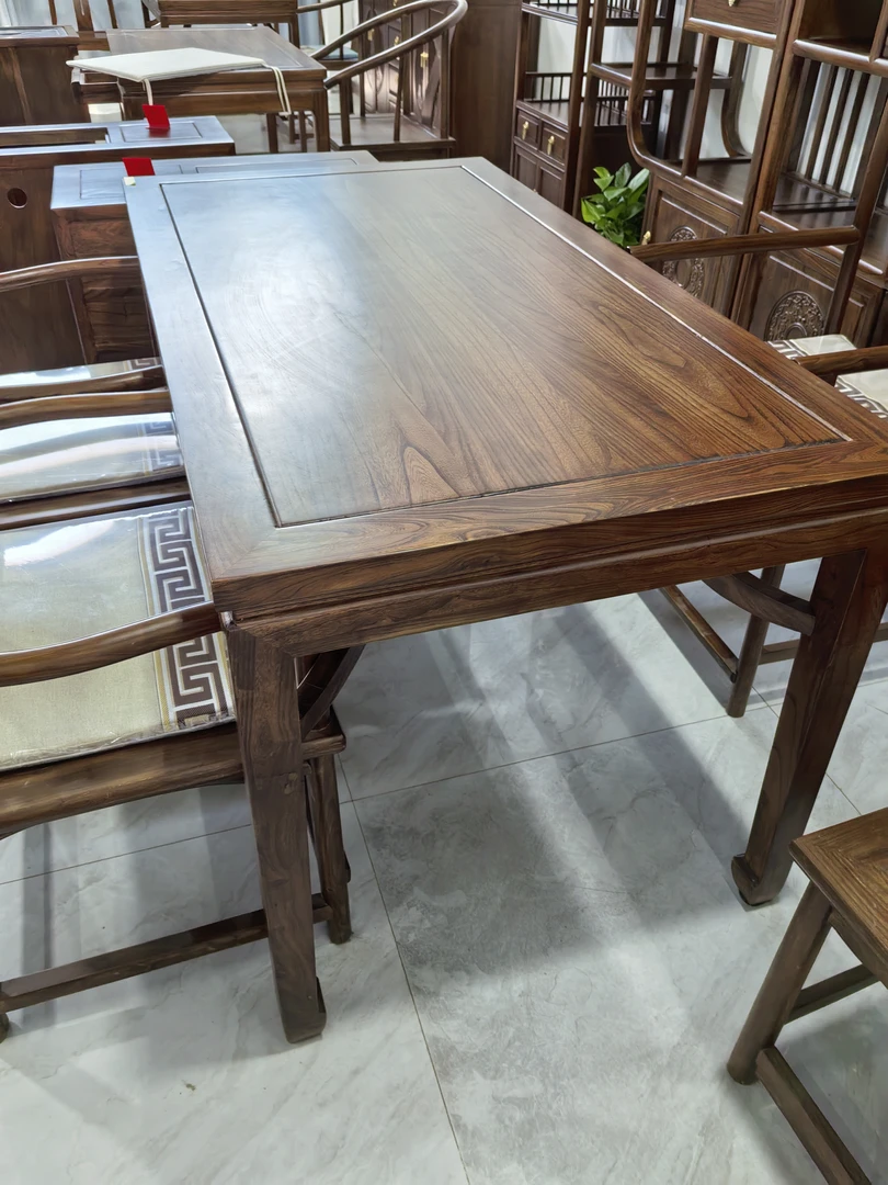 新中式马蹄桌1.8，1龙形圈椅2海棠椅2元宝凳1葫芦茶水柜带电磁炉。