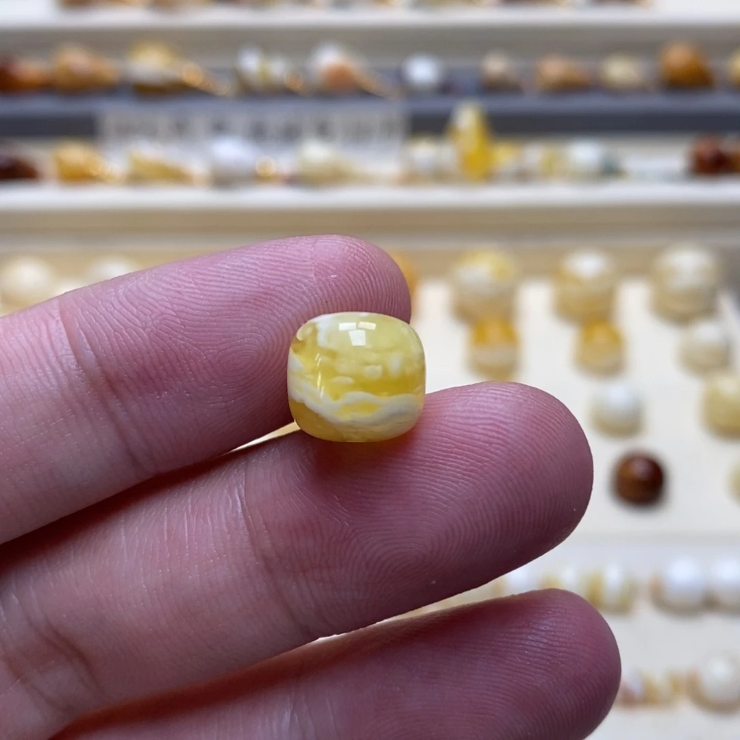 琥珀未镶嵌珠宝奇石