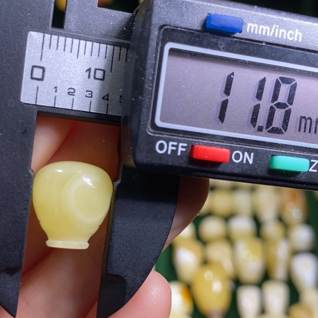 蜜蜡未镶嵌裸石配饰