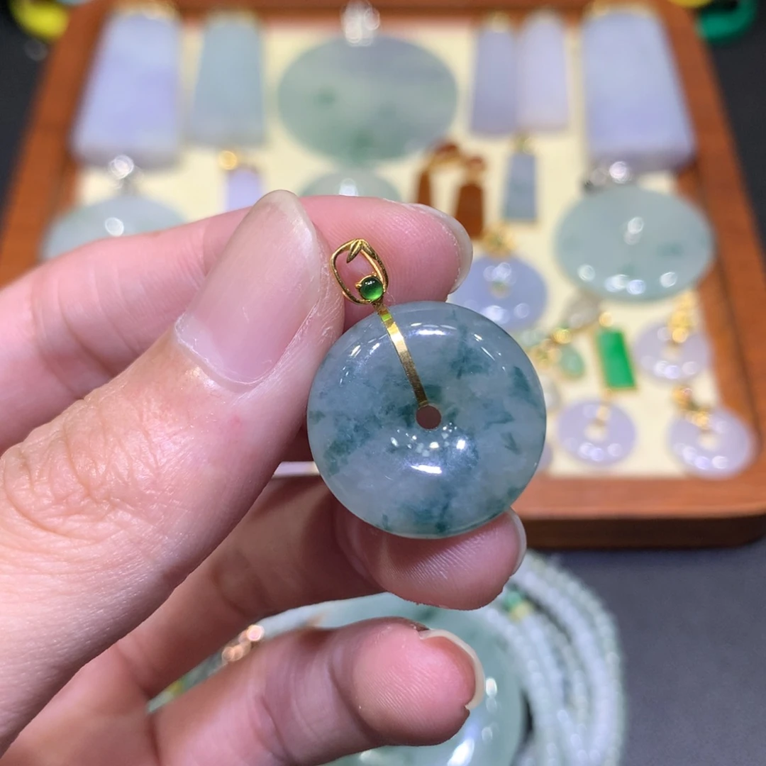 吊坠(不含链)18K金镶嵌翡翠