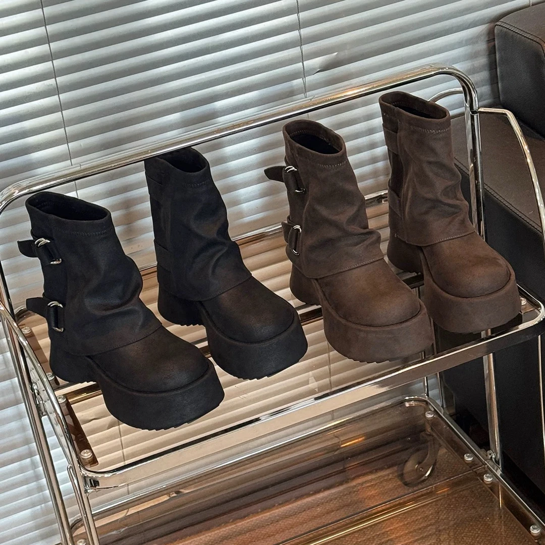 君君加绒厚底短靴跟高6厘米55210-3G