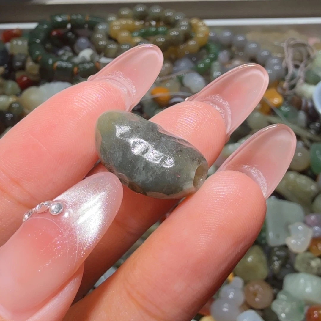 和田玉未镶嵌珠宝半成品