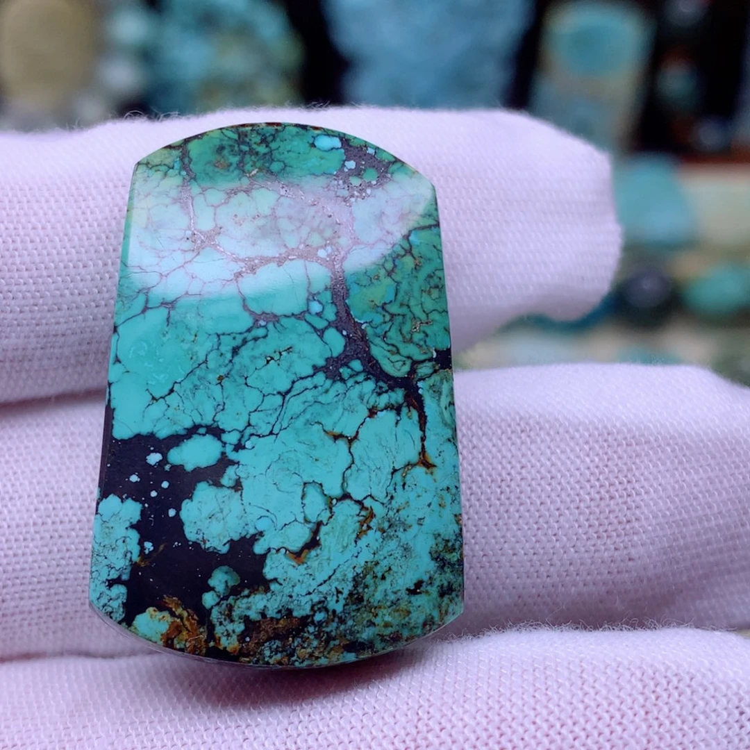 绿松石颈饰未镶嵌