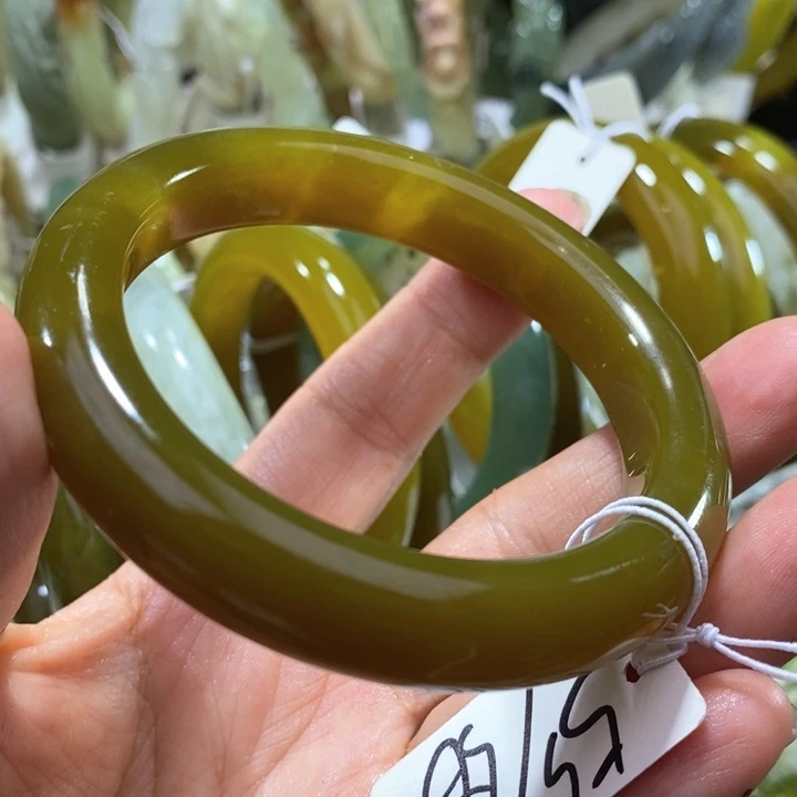 未镶嵌岫玉手镯55.56