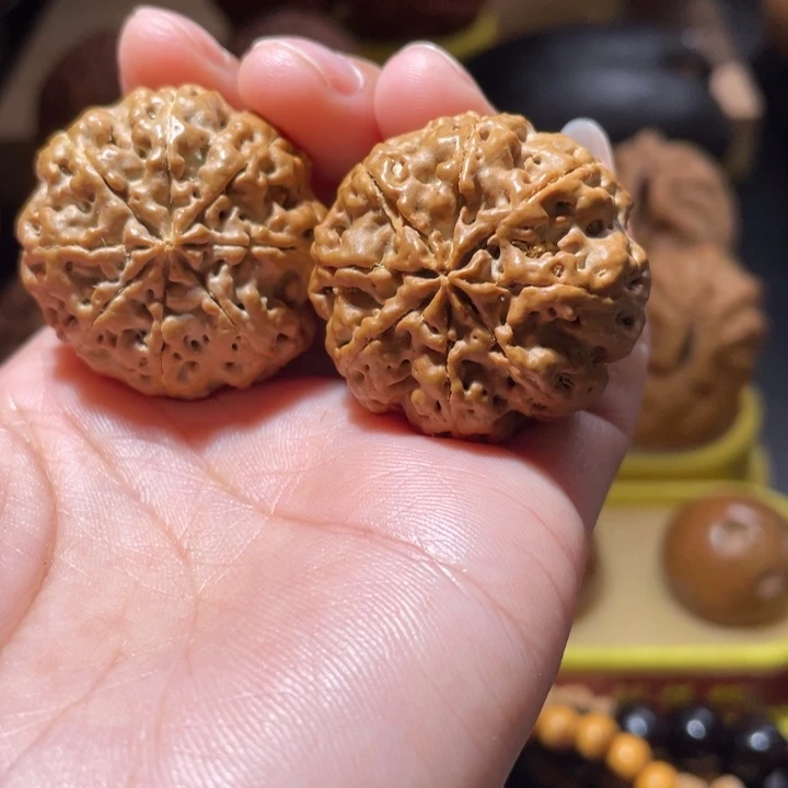 桃核把件八瓣金刚菩提
