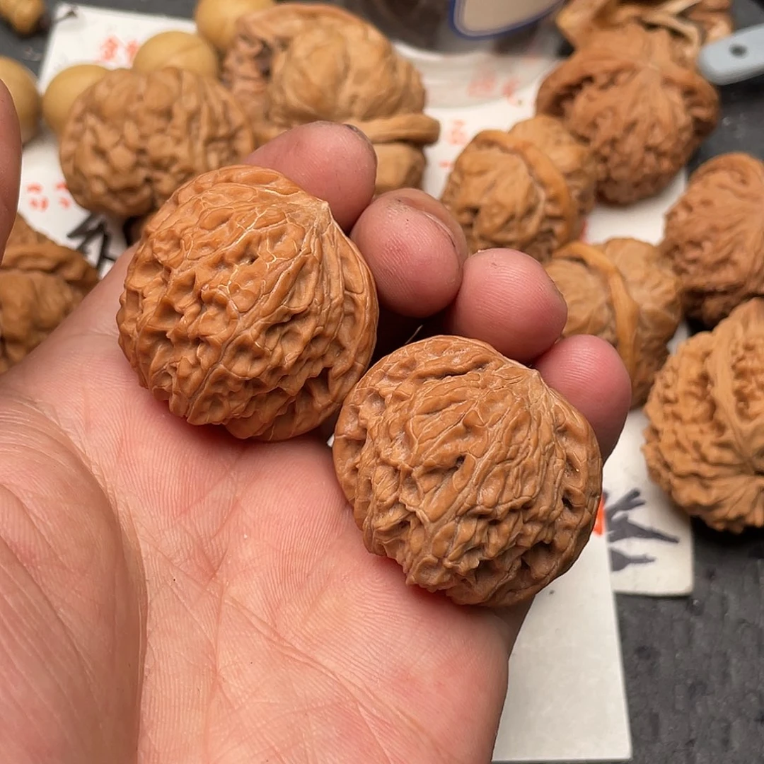 文玩核桃吊坠普**民磨盘