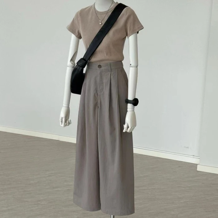 小个子慵懒风松弛感穿搭简约上衣搭配休闲裤减龄显瘦遮肉一整套女