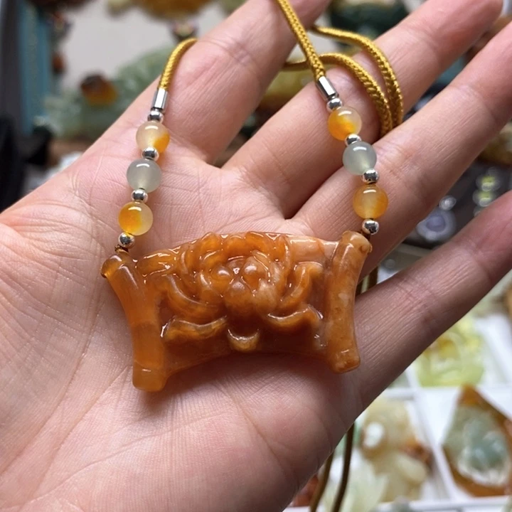 蛇纹石玉未镶嵌颈饰