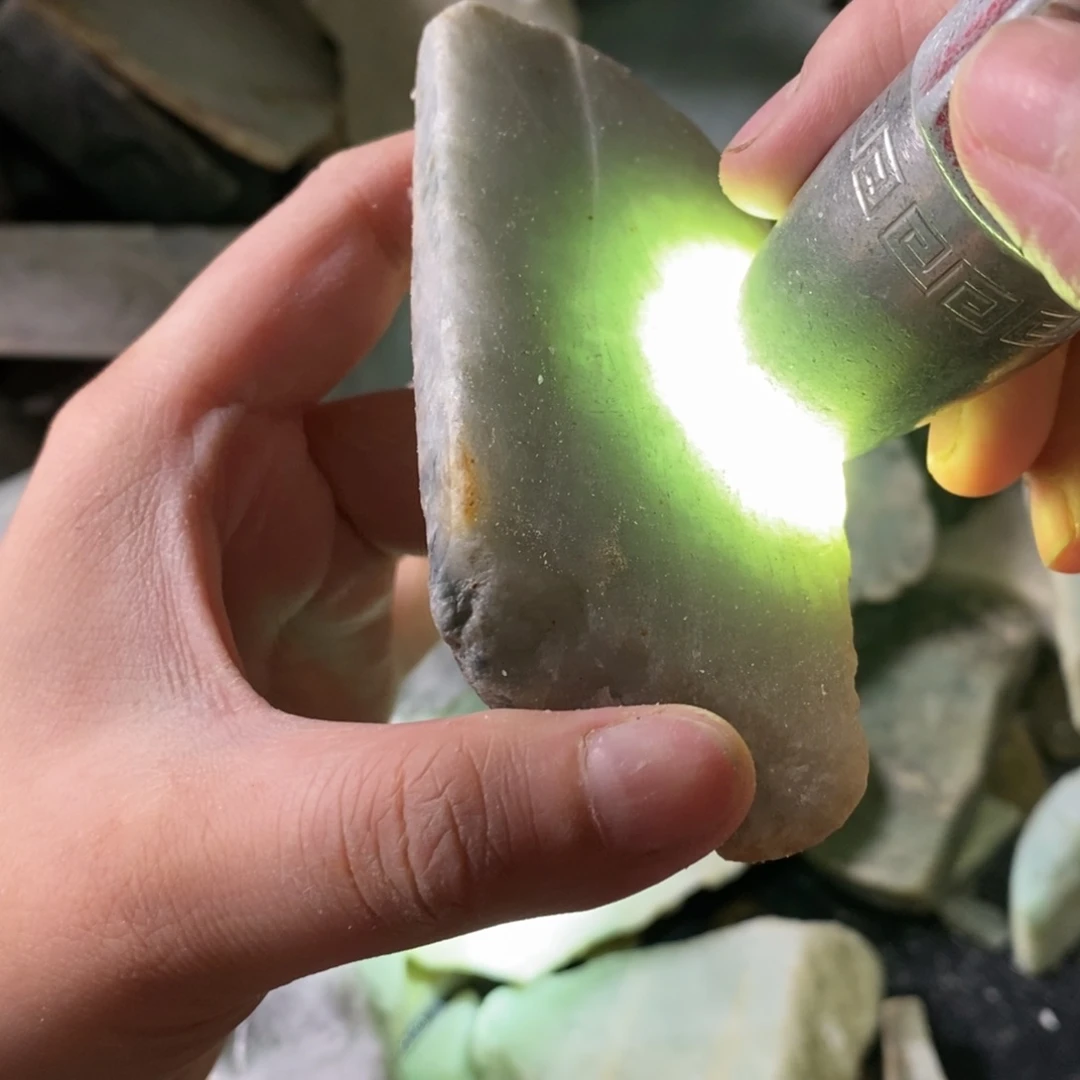 颈饰未镶嵌翡翠天然翡翠