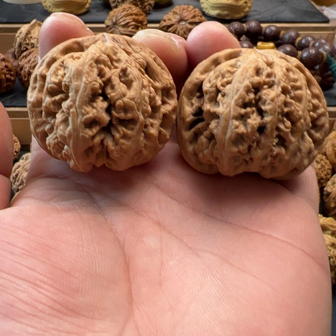 桃核吊坠文玩核桃，球筋