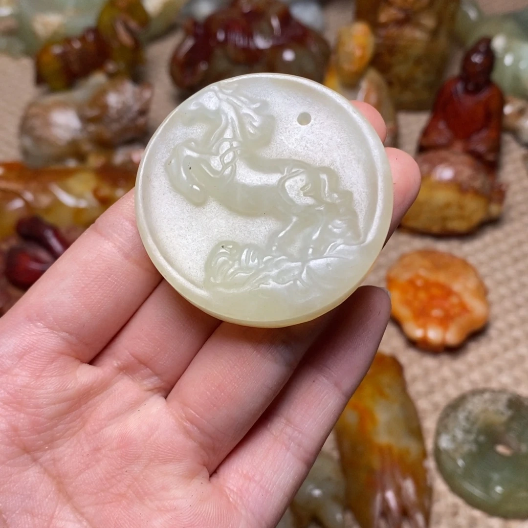 蛇纹石玉未镶嵌颈饰
