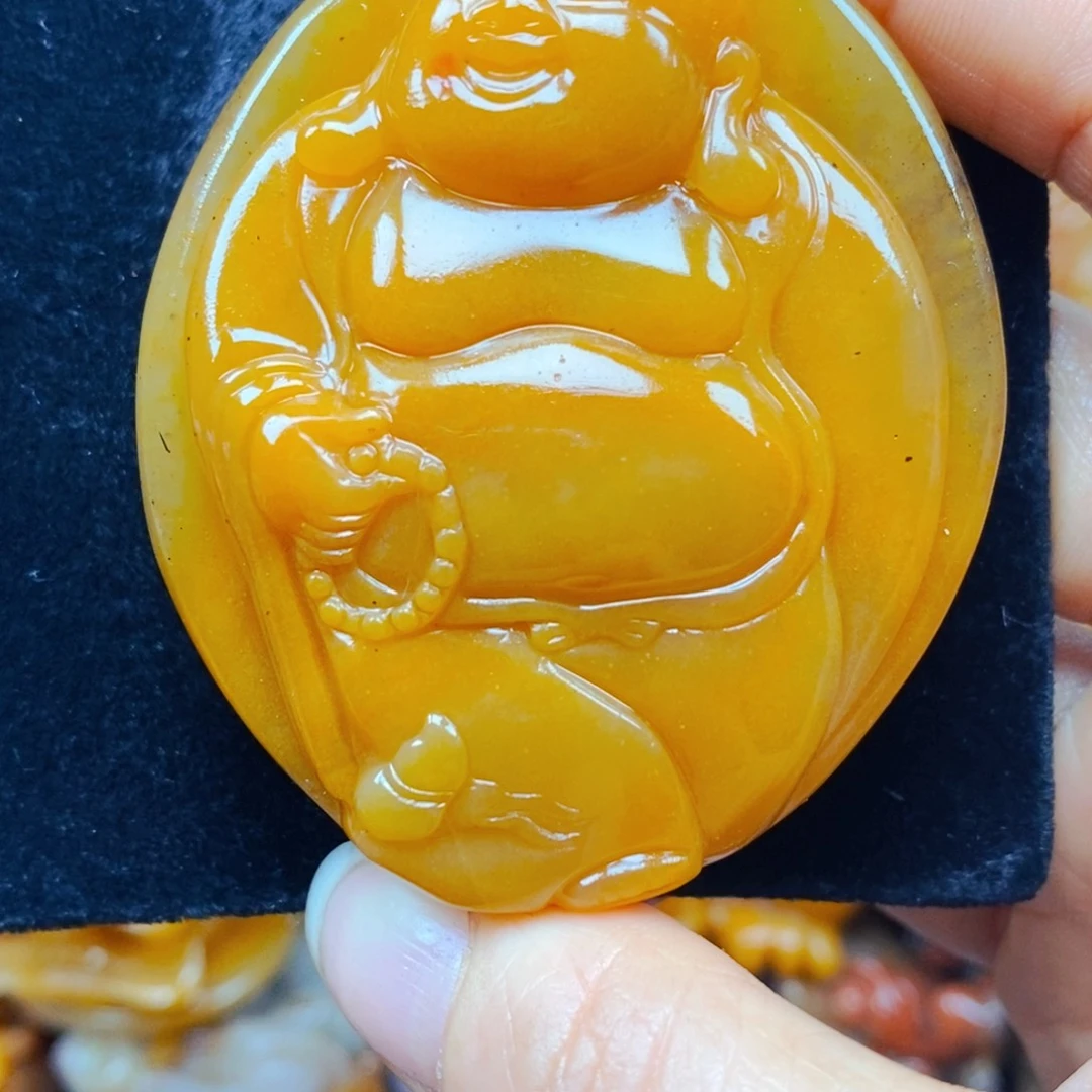 未镶嵌石英质玉（黄龙玉）颈饰