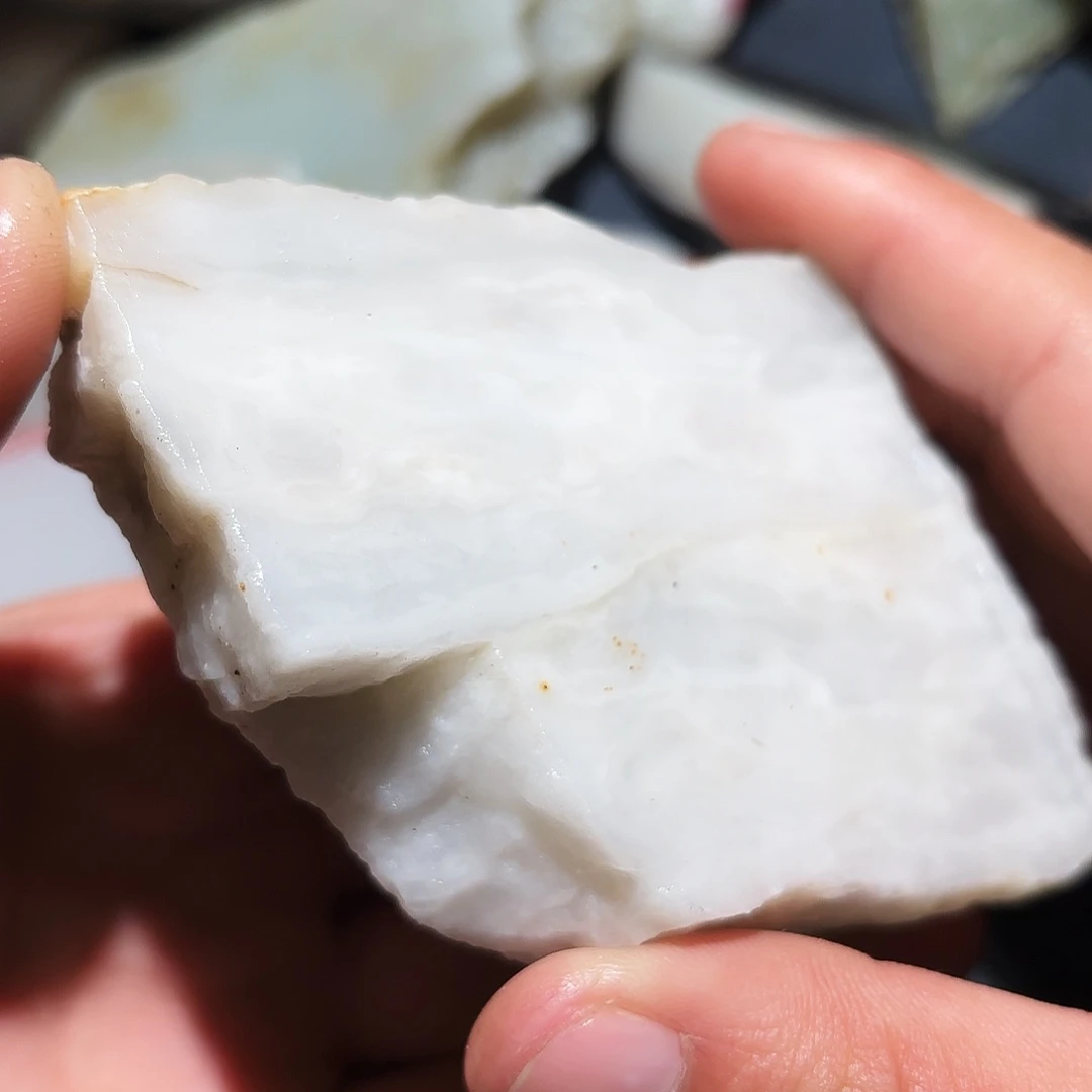 透闪石质玉未镶嵌挂件