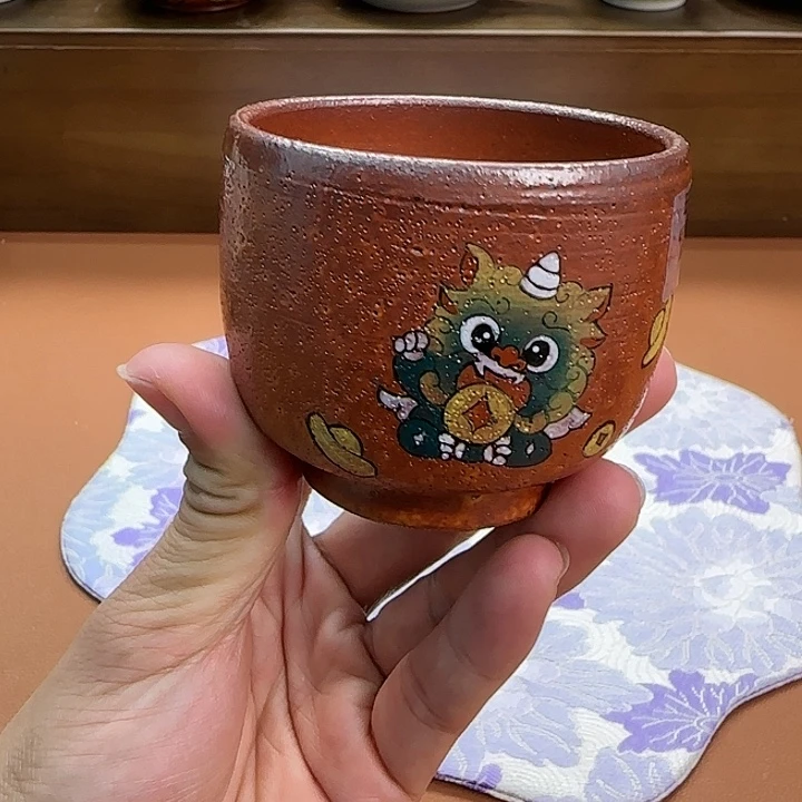 这个茶杯真好看呀呀