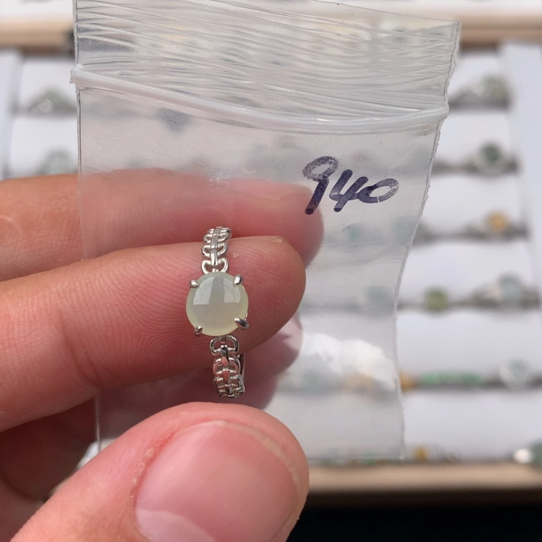 翡翠未镶嵌戒指940