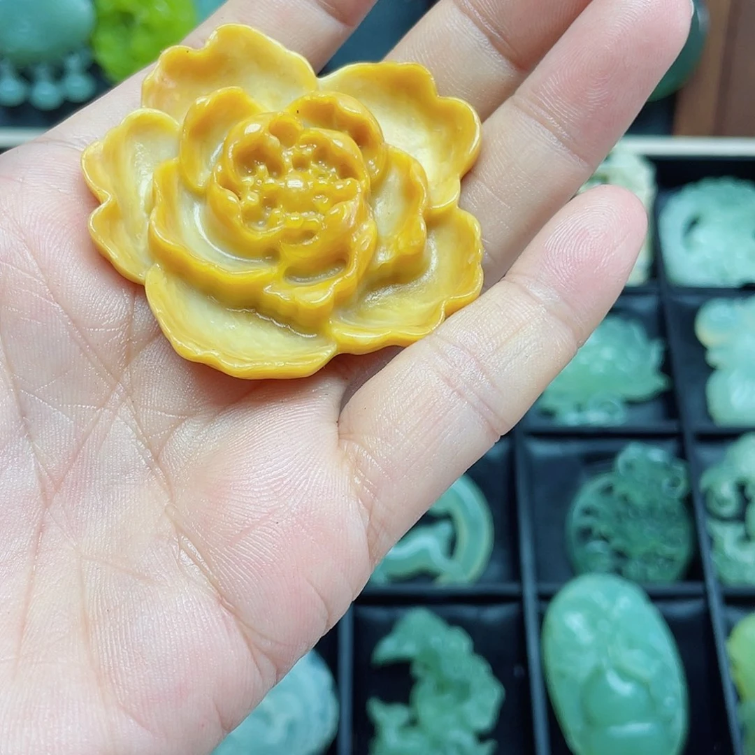 蛇纹石玉未镶嵌颈饰水**蓝