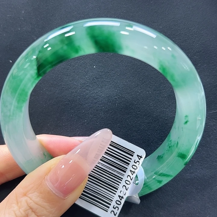 未镶嵌手镯石英质玉（非洲翠）