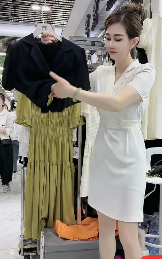 811抗皱四粒扣显瘦连衣裙