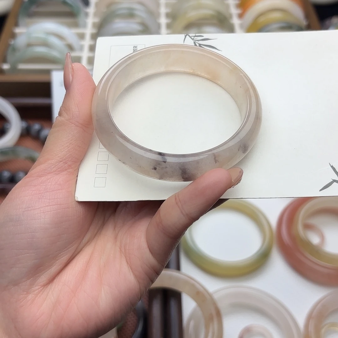 石英质玉未镶嵌手镯56.3圈口