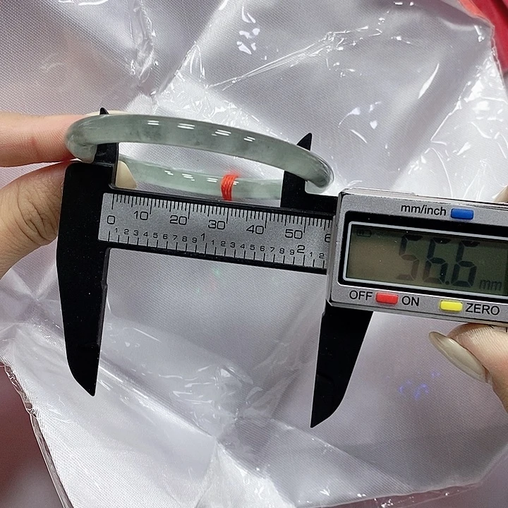 翡翠手镯未镶嵌165