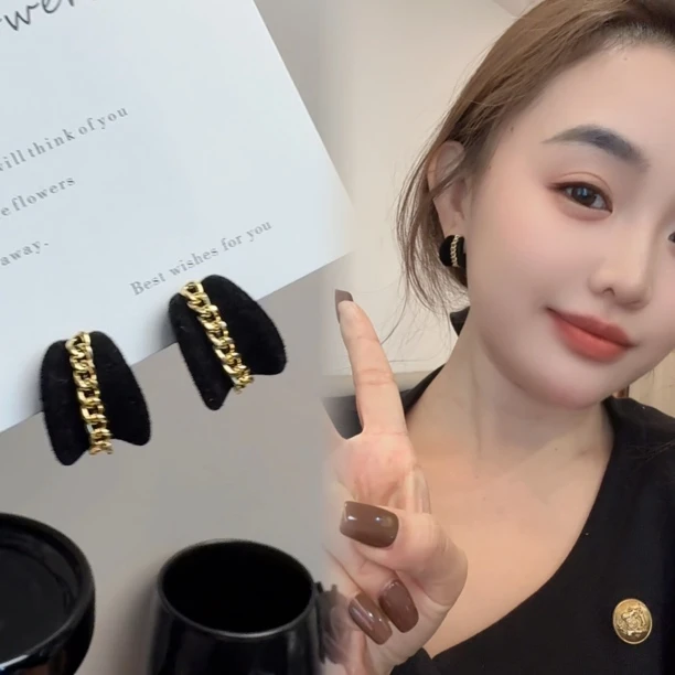 铜合金绒毛耳饰 黑色链条秋冬植绒洋气百搭时尚耳饰耳环S25