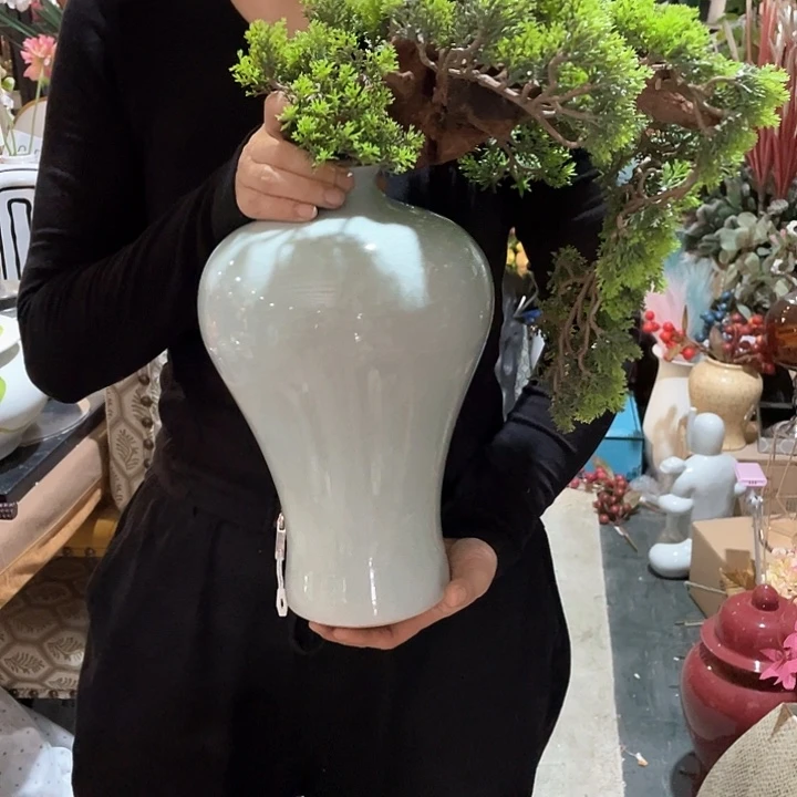 陶瓷花瓶，仿真绿植。