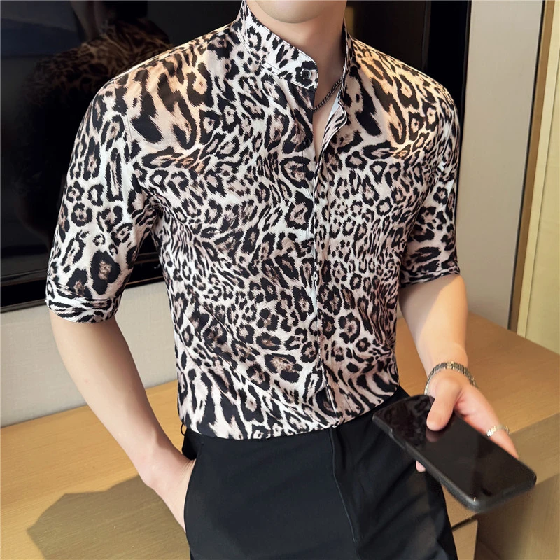夏季薄款潮流豹纹半袖衬衣男士个性立领中袖衬衫时尚印花网红短袖