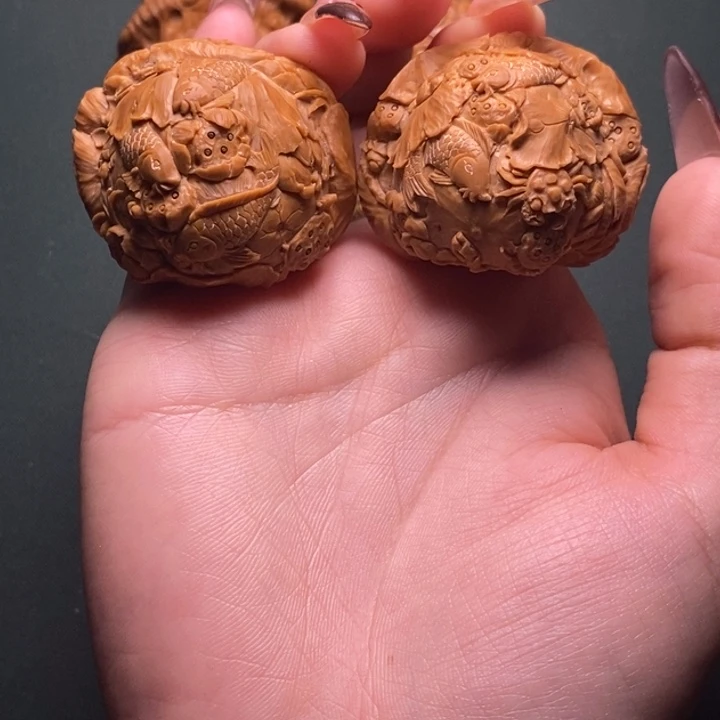 A***z文玩核桃南瓜墩莲花鲤鱼