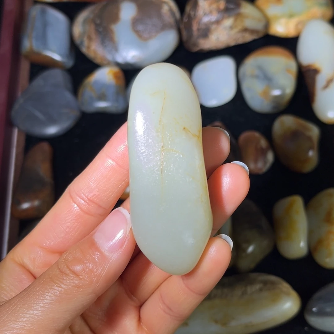 和田玉（糖玉）未镶嵌挂件77g