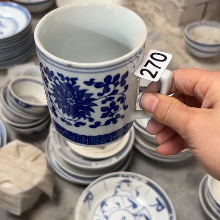 碗青花的茶杯发270瑕