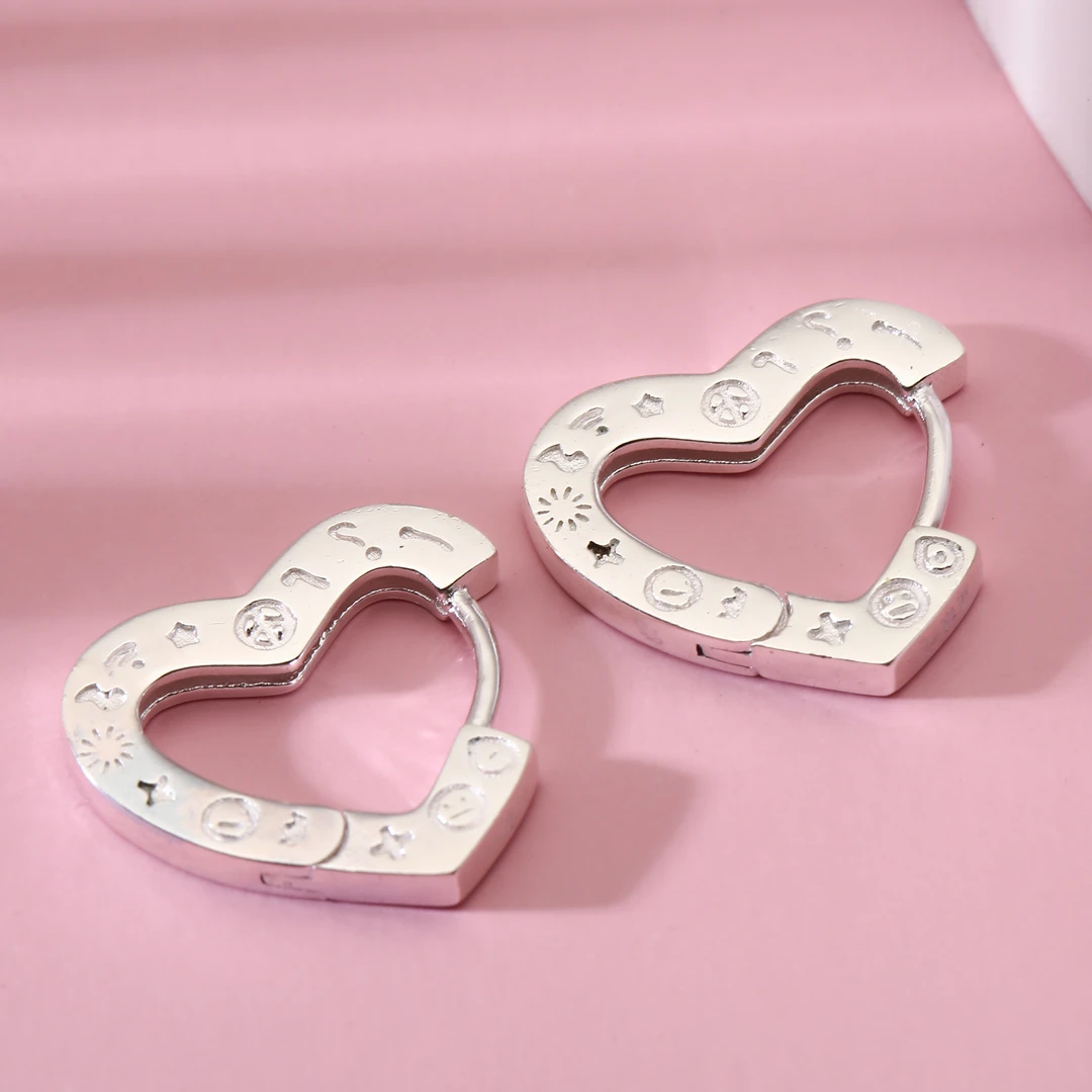 足银耳饰 足银爱心耳扣简约时尚光面设计送女友饰品