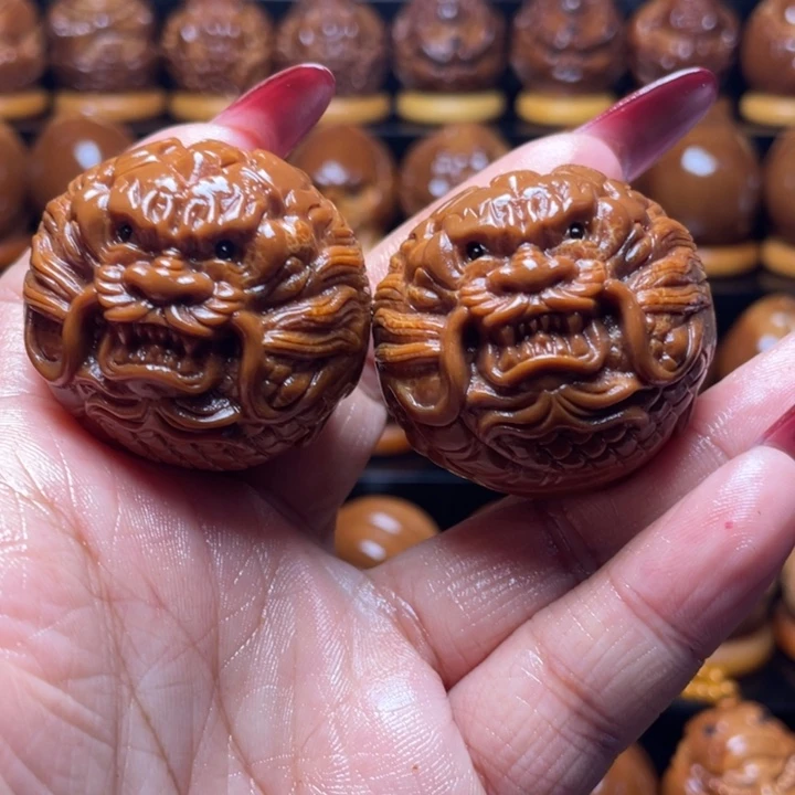 用***5橄榄核把件橄榄雕刻