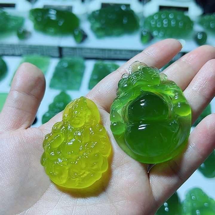 海***草未镶嵌蛇纹石玉颈饰