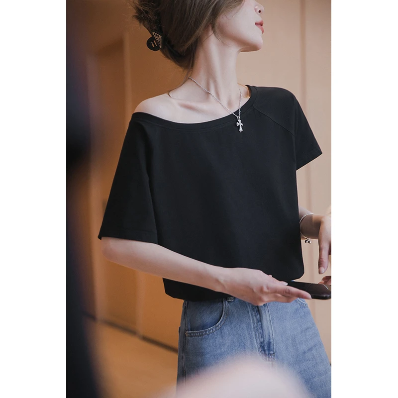 小谷粒斜肩上衣女2025年夏季新款气质一字领索罗娜黑色薄款短上衣