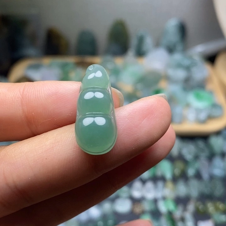 颈饰未镶嵌翡翠豆子